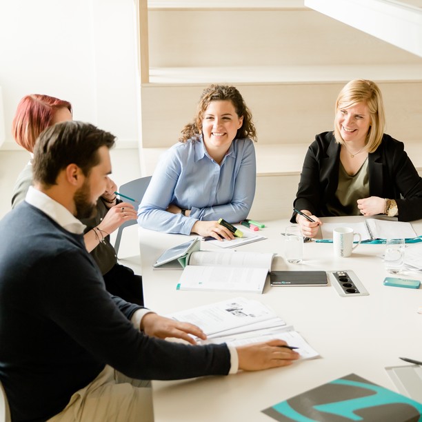 Students studying at the Motel One Campus 